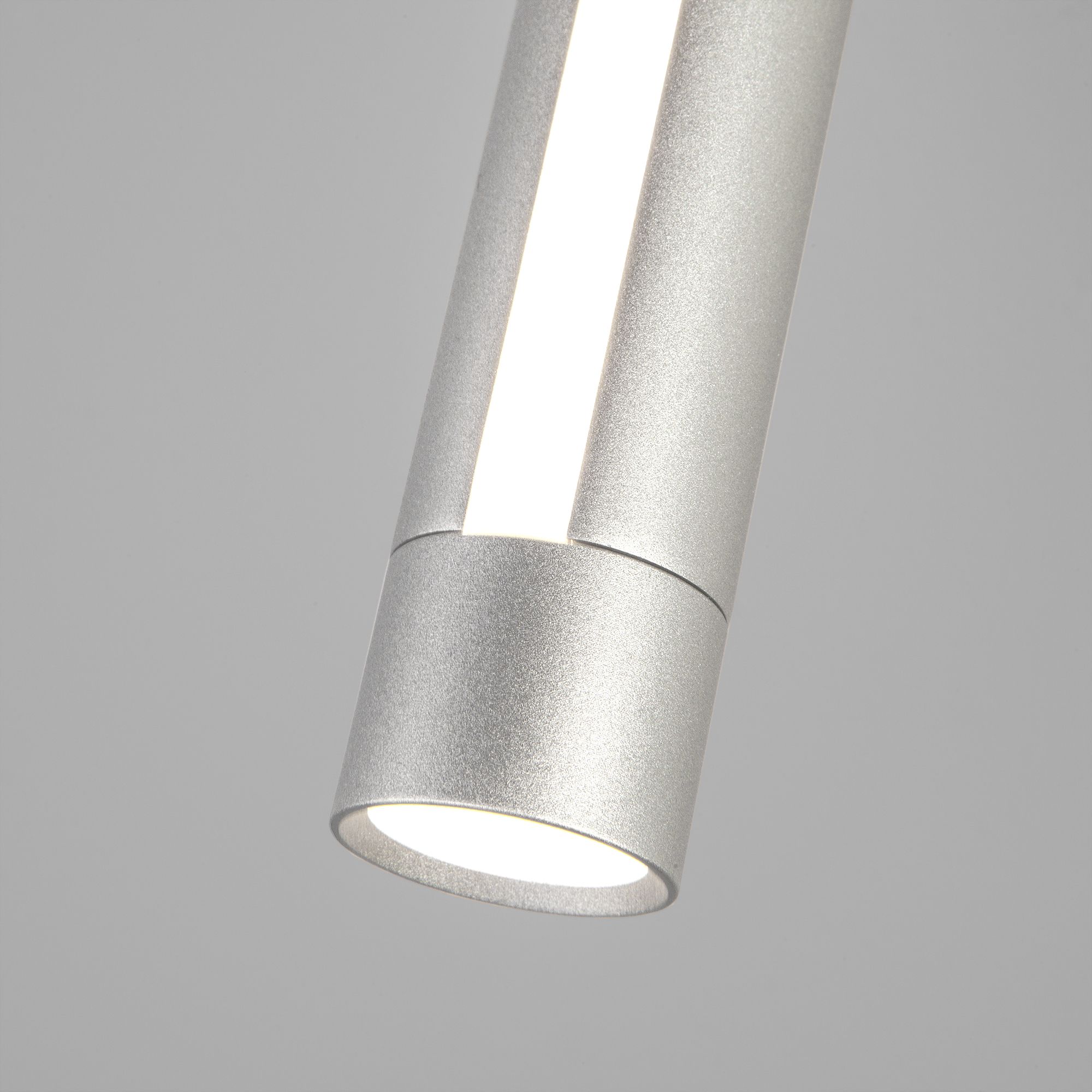 Светодиодный светильник Eurosvet Strong a047506 20084/1 LED серебро фото