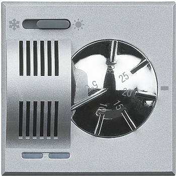 HC4442 Axolute Электронный комнатный термостат со встроенным переключателем режимов «лето/зима» Bticino фото